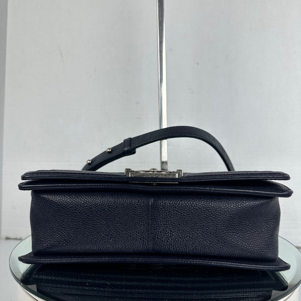 CHANEL BOY CAVIAR LEATHER Chain Shoulder Bag Navy Medium & Chanel & LV wallet - Picture 6 of 17